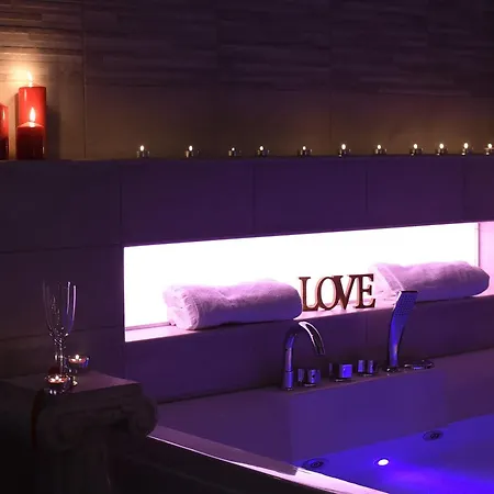 Apartment Nido Di Roma Suite, Jacuzzi King Size, Metro C Exterior photo